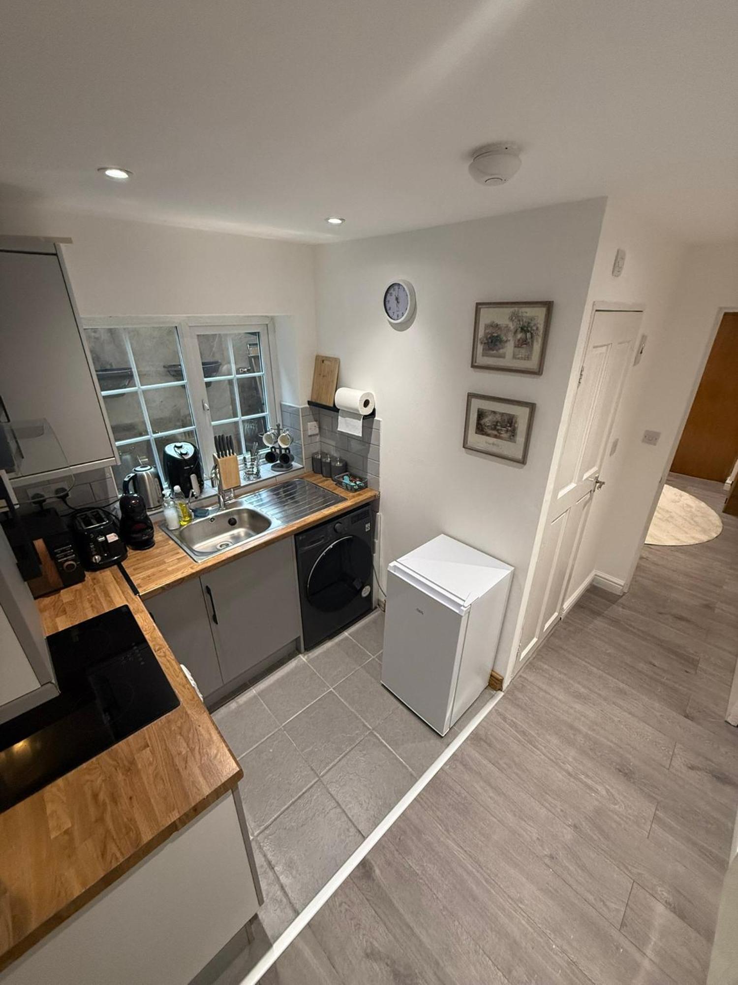 Bright And Spacious Entire One Bedroom Apartment With Living Room And Private Garden London