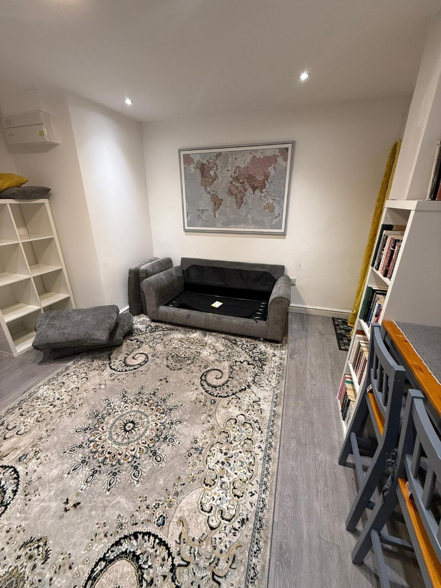 Bright And Spacious Entire One Bedroom Apartment With Living Room And Private Garden London
