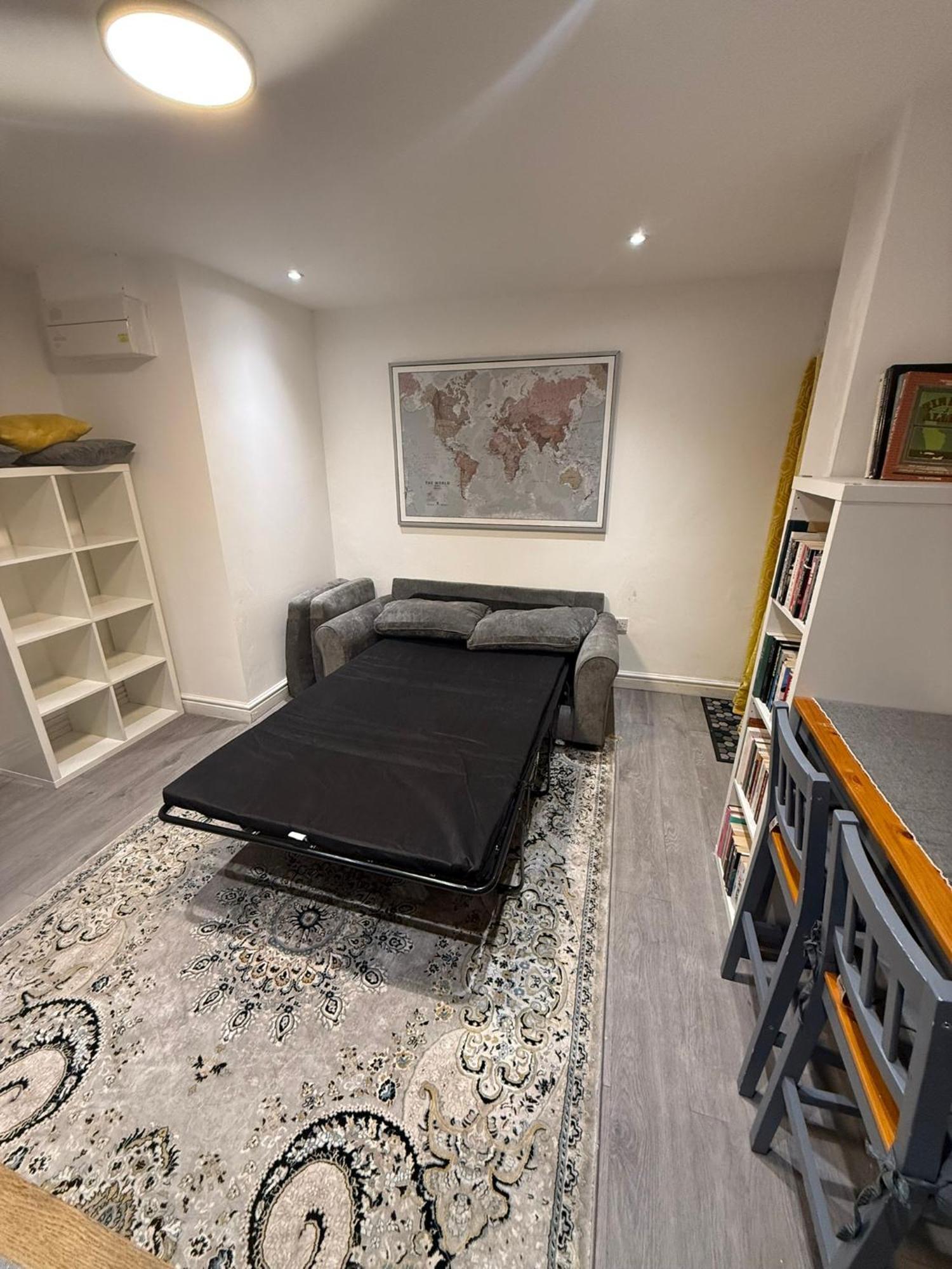 Bright And Spacious Entire One Bedroom Apartment With Living Room And Private Garden Apartment London